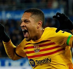 برشلونة يحدد مستقبل فيتور روكي