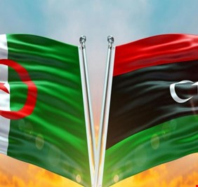 الجزائر تدعو الليبيين إلى ضبط النفس