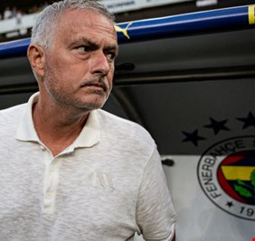 مورينيو يقاتل للحصول على نجم برشلونة