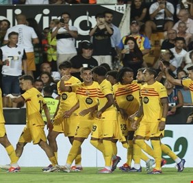 برشلونة يهزم فالنسيا.. ويكرر رقما تاريخيا بشبابه