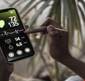 أبرز فوائد تطبيقات الصحة الذكية