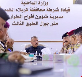 من مقر جوال أفواج طوارئ كربلاء.. وزير الداخلية لتأمين زيارة الأربعين يوجه نداء للقطعات الأمنية ويؤكد على انسيابية حركة الزائرين