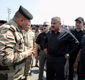 وزير الداخلية  يجري سلسلة جولات على المحاور ومرائب العجلات