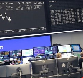 قطاعا السفر والبنوك يقودان أسهم أوروبا للارتفاع