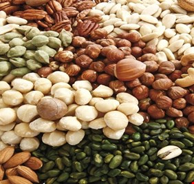 ما ضرورة احتواء النظام الغذائي على المكسرات؟
