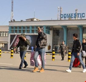 ألمانيا ترحّل مواطنين أفغان للمرة الأولى منذ عودة 