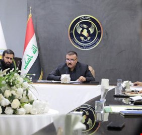 وزير الداخلية  يترأس اجتماعاً في مديرية استخبارات ومكافحة إرهاب النجف الأشرف