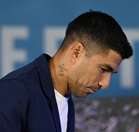لويس سواريز ينهي مسيرته مع منتخب الأوروغواي