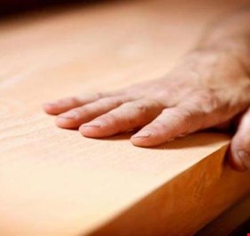 تبحث عن الراحة؟.. المس الخشب!