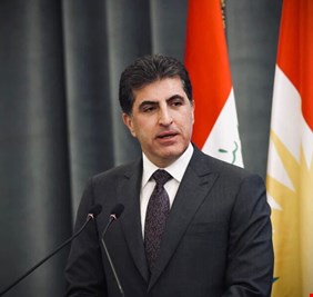 بارزاني يؤكد استمرار بغداد بتمويل رواتب موظفي الإقليم