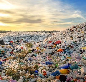 البلاستيك يغزو الكوكب ويلوّثه بنفايات أرقامها صادمة