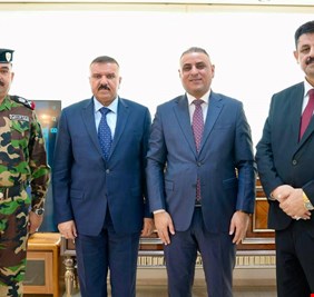 وزير الداخلية يلتقي محافظ واسط وقائد شرطتها