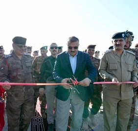 وزير الداخلية يفتتح جداراً كونكريتياً على الحدود العراقية السورية ومقر الفوج الرابع في لواء الحدود السابع