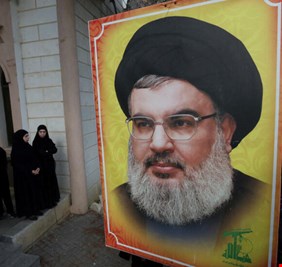 صورة ناطقة .. اللبنانيون يلطمون على رؤوسهم بعد سماع نبأ استشهاد ( السيد) .. فيديو