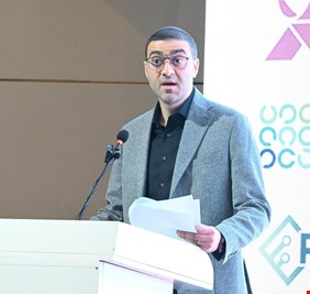 البرلمان يتجه لاستجواب على المؤيد رئيس هيئة الإعلام والاتصالات