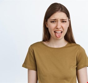 أغذية تسبب ظهور الطعم المر في الفم
