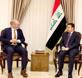 الأعرجي يستقبل السفير البريطاني في بغداد