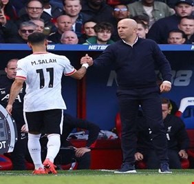 وجه اللوم لمحمد صلاح.. أرني سلوت يفاجئ جماهير ليفربول