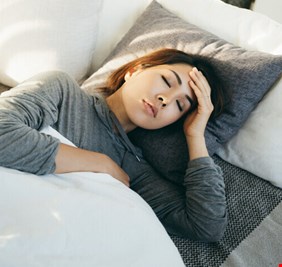 ليلة واحدة من قلة النوم تؤثر على الدماغ لأسبوعين!