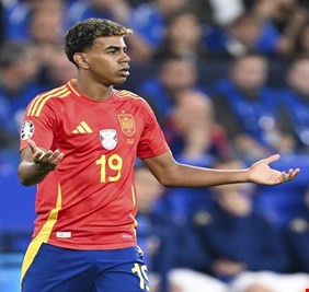 قرار مفاجئ بشأن لامين جمال مع منتخب إسبانيا