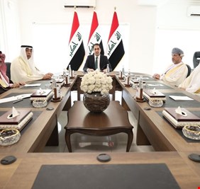 البرلمان يبلغ سفراء دول الخليج بأهمية التكاتف لإنهاء أزمة لبنان ورفضه المساس بالمرجع السيستاني