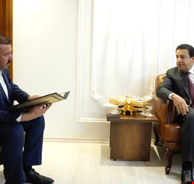 وزير الداخلية يتلقى دعوة رسمية لحضور المؤتمر العربي الثامن والثلاثين لرؤساء أجهزة مكافحة المخدرات