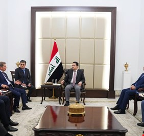 لوك اويل الروسية تقدم عرضاً لرئيس الحكومة عن مدى التقدم في غرب القرنة و اريدو