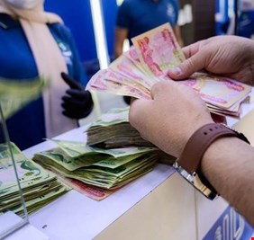 مستشار رئيس الوزراء: 85 بالمائة من العراقيين يتقاضون رواتب من الحكومة