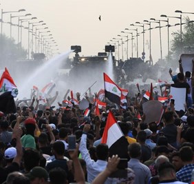 نائب يحذر من تشرين ثانية تطيح بالنظام السياسي