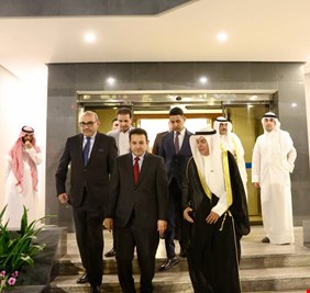 الأعرجي  يصل إلى دولة الكويت