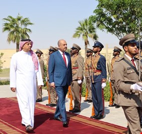 وزير الدفاع العراقي في الدوحة لبحث ملفات عسكرية