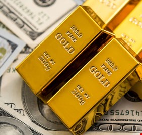 الذهب يلامس أدنى مستوى في أكثر من 3 أسابيع مع صعود الدولار