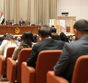البرلمان يمدد فصله التشريعي شهراً