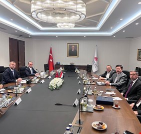 العراق و تركيا يبحثان التعاون المصرفي