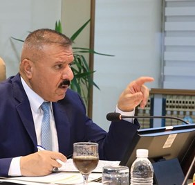 وزير الداخلية يوجه بتكريم عدد من الملاكات الفنية بعد إنجاز عجلات نقل النزلاء