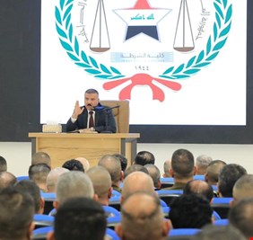 وزير الداخلية يؤكد على إنجاح مشروع بناء وإعداد ضباط شرطة كفوئين