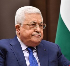 عباس يصدر مرسوما دستوريا يحدد من يتولى رئاسة السلطة الفلسطينية في حال شغور المنصب