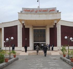 القضاء يطلق 5 معتقلين من تشرين بينهم مستشار حكومي