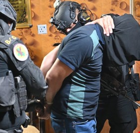 قوة خاصة تعتقل محافظ ذي قار السابق