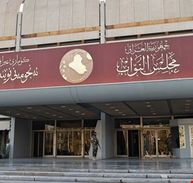 البرلمان يستبعد قوانين خلافية و يناقش الأوضاع في سوريا