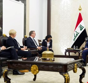 العراق يبدي استعداده لدعم التحول السياسي في سوريا