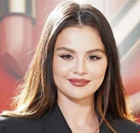 سيلينا غوميز تتحدث عن شعورها بالوحدة.. وتكشف «سر الإيجابية»