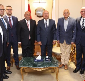 مصر تبلغ العراق رغبتها في التعاون الاقتصادي والتنمية