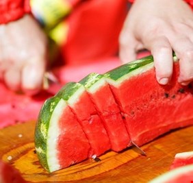 البرازيل.. قوانين تحظر تناول البطيخ وبيعه