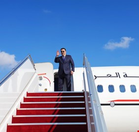 السوداني يبدأ زيارة إلى إيران