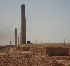 العراق يغلق أكثر من 100 مشروع صناعي