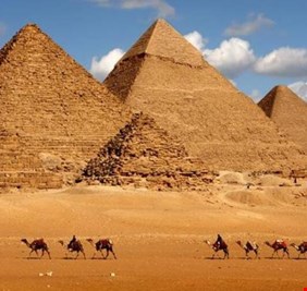 هل هي لعنة الفراعنة؟.. سر ظهور اللون الأسود على الأهرامات