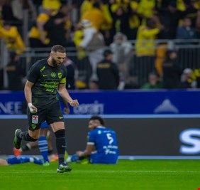 الاتحاد يطيح بالهلال ويبلغ نصف نهائي كأس الملك