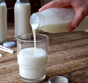 كوب من الحليب يوميا.. سلاح في مواجهة سرطان شائع