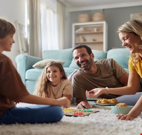 مفاضلة الأهل بين الأبناء.. دراسة تكشف الحقيقة المفاجئة!